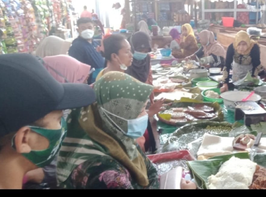 Suasana Pasar Pagi Kaliwungu