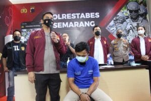 Pria berinisial DP (33) diamankan oleh Tim Tebas karena di duga sebagai mucikari prostitusi online.