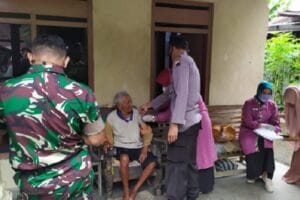 vaksinasi door to door