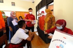 Gibran Datangi Lokasi Vaksin Anak Usia Dibawah 12 Tahun