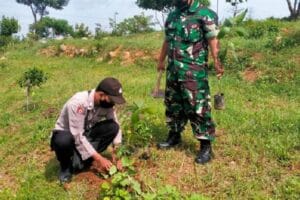 Polsek Jaten, Koramil dan Kecamatan Jaten Giat Tanam Pohon