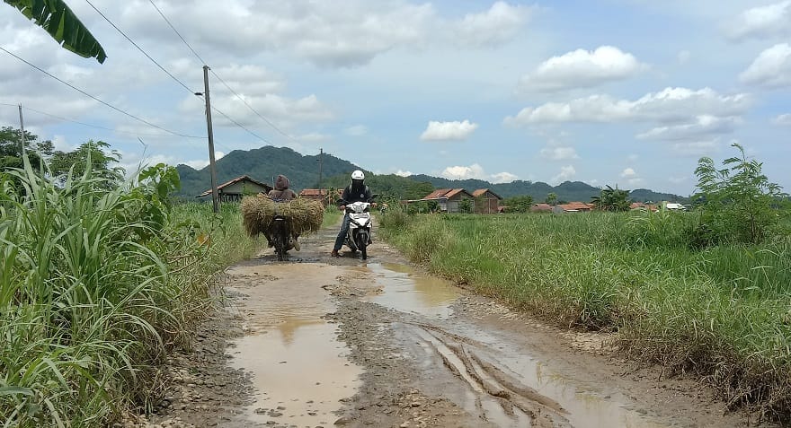 Kondisi Jalan Desa Kebandungan