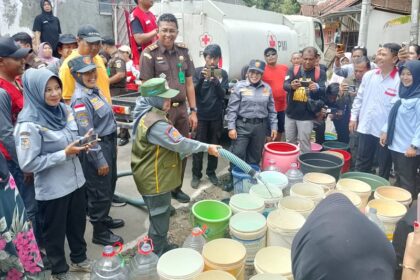Krisis Air Kajari Brebes Bersama Aslinmas Salurkan Bantuan Air Bersih 50 Ribu Liter Di Desa Taraban Paguyangan